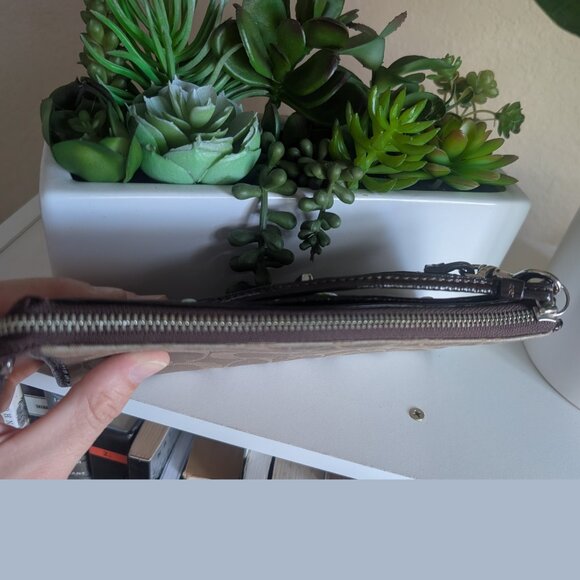 Coach, Signature Wristlet With Turnlock, Brown Canvas & Patent Leather Trim - Picture 7 of 12